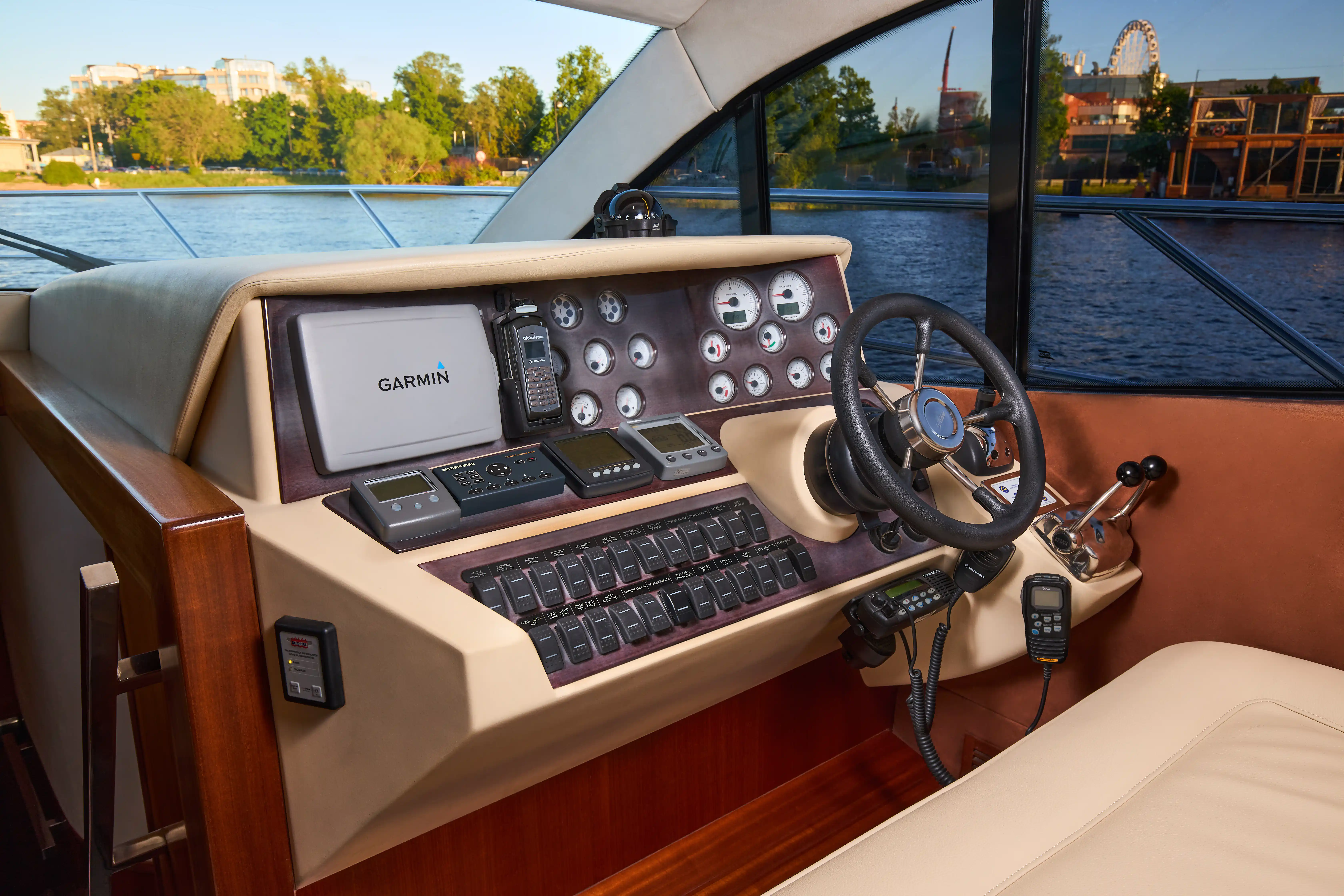 Яхта Galeon 440 image- 10